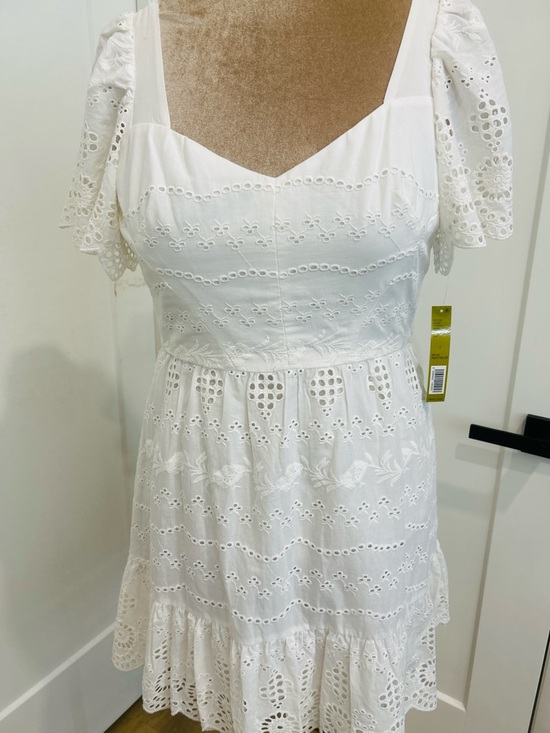Gianni Bini Dresses & Skirts - NWT Gianni Bini White Eyelet Puff Sleeve Dress |Size 8